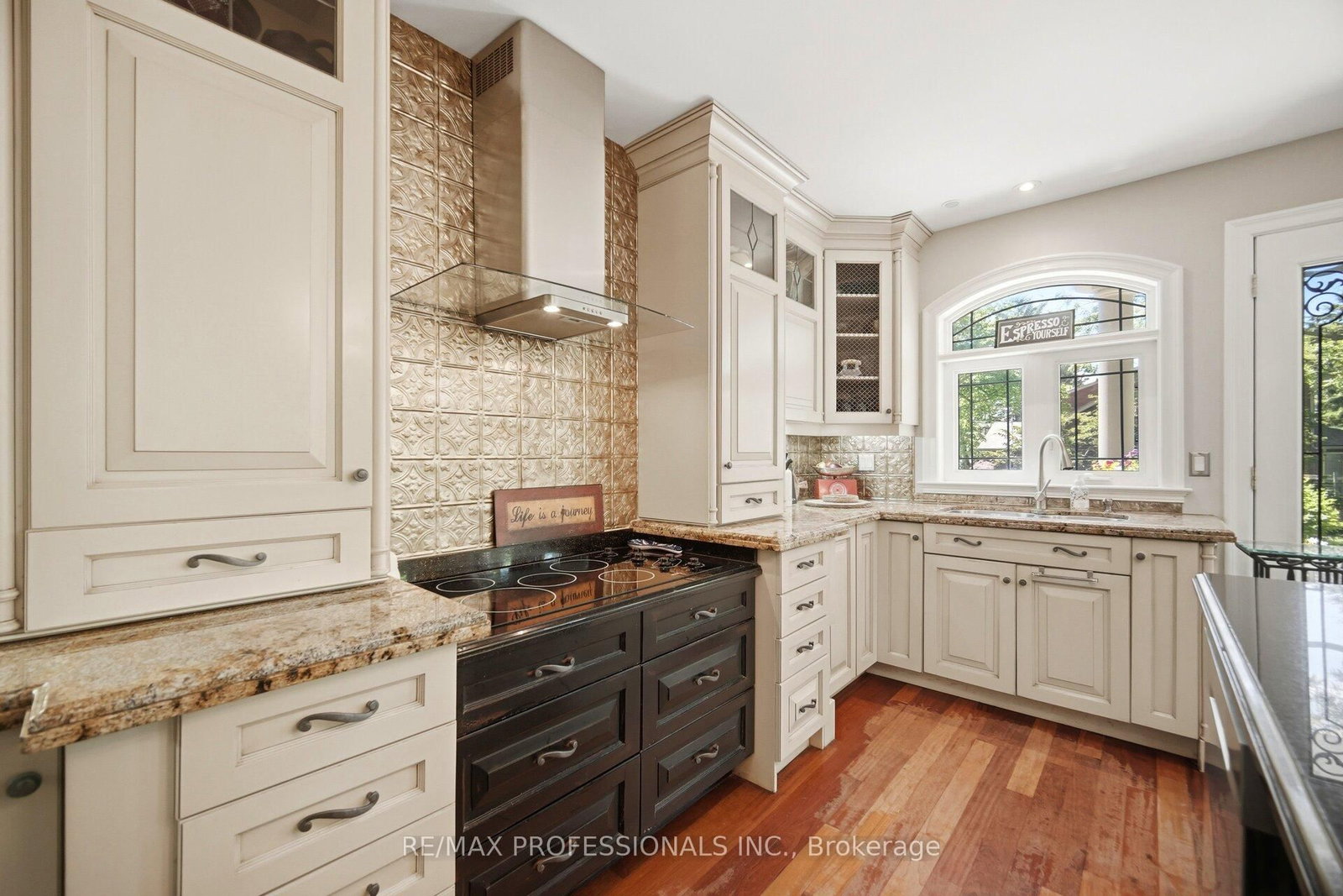 1114 Kipling Avenue • Toronto, ON photo 14