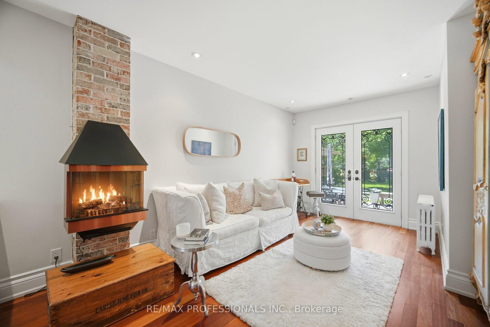 1114 Kipling Avenue • Toronto, ON photo 19