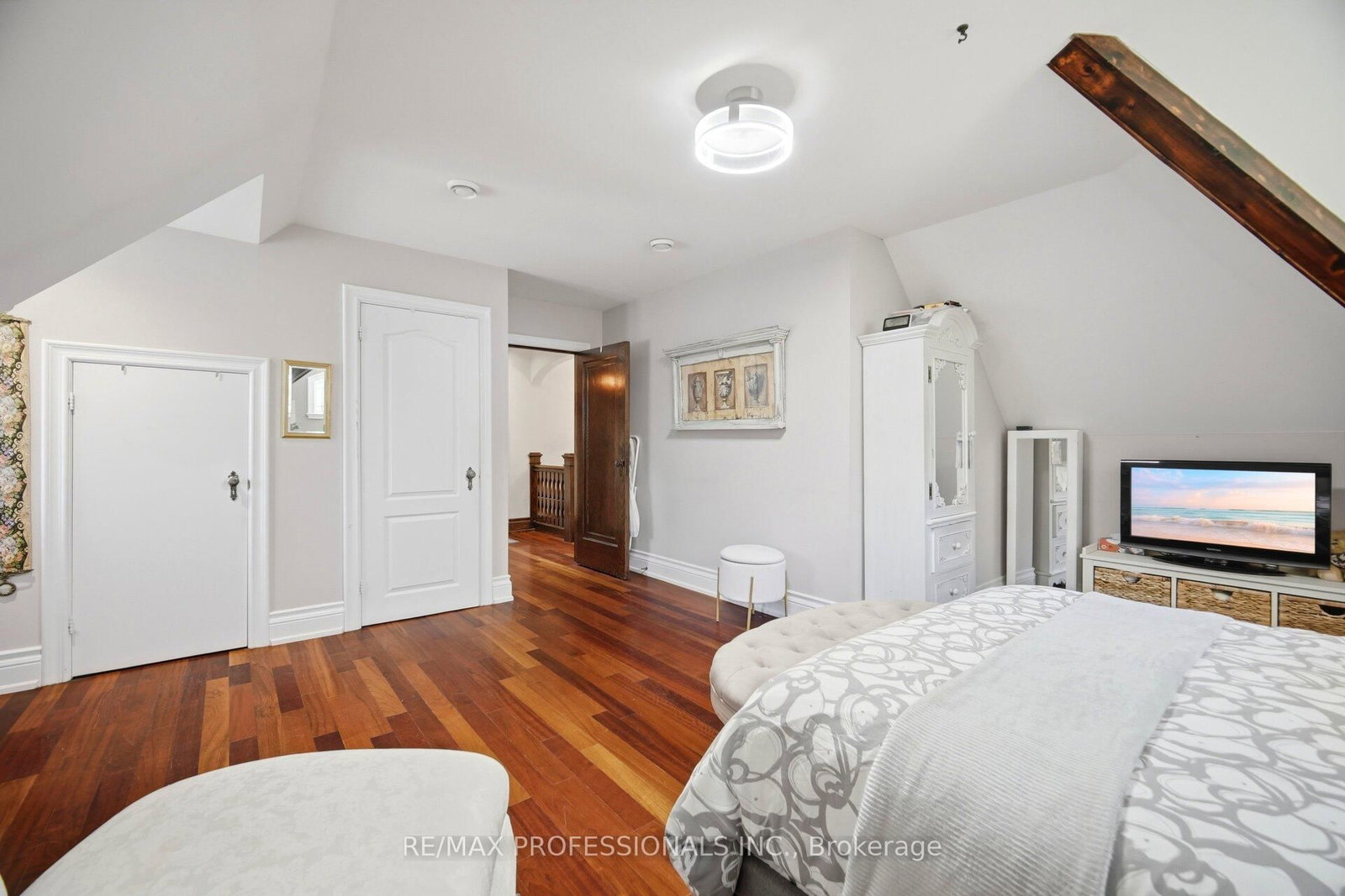 1114 Kipling Avenue • Toronto, ON photo 29