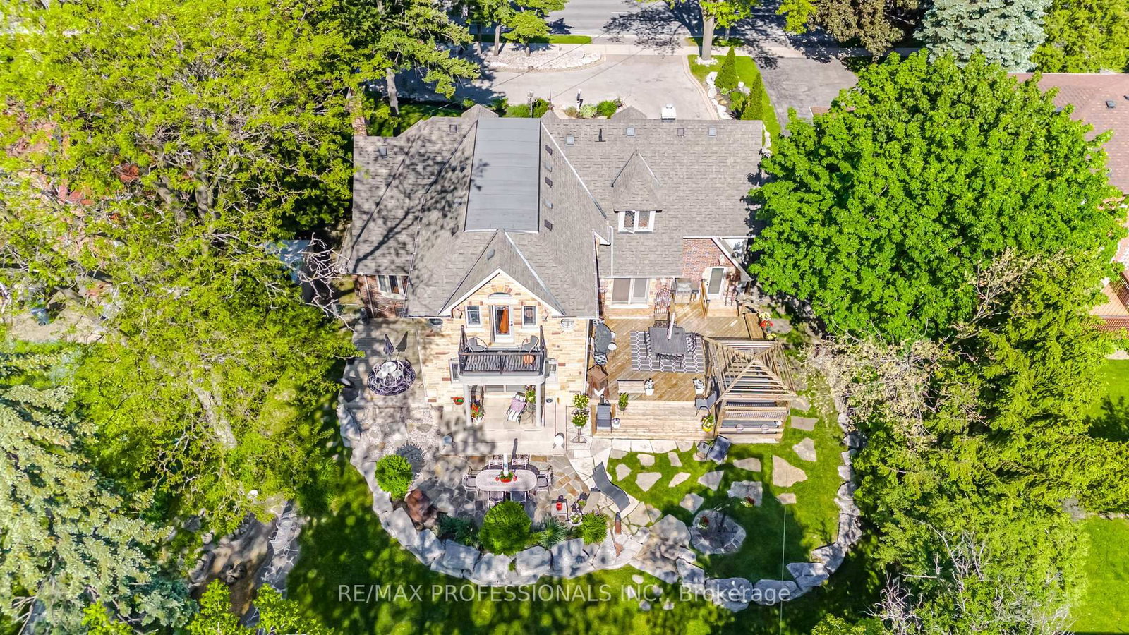 1114 Kipling Avenue • Toronto, ON photo 50