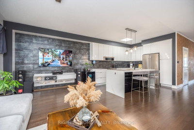 6-bed Semi-Detached · 1192 Raspberry Terr