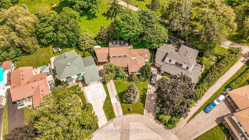 16 Donalda Place