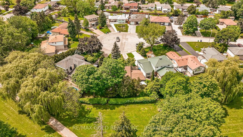 16 Donalda Place