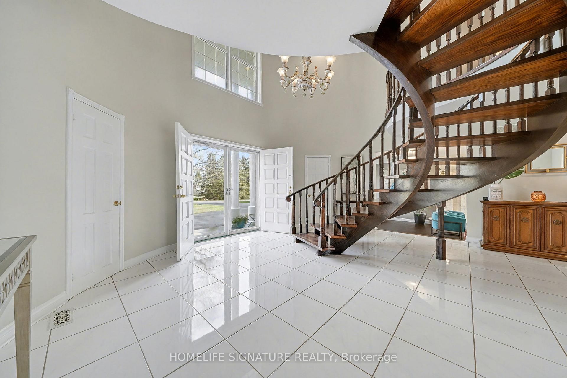 28 Walton Drive