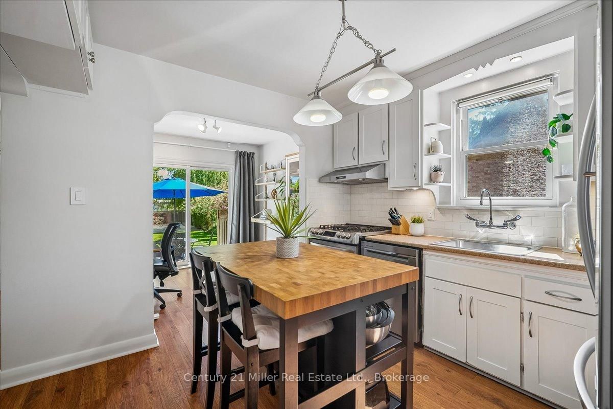 1583 Blanefield Road • Mississauga, ON photo 4