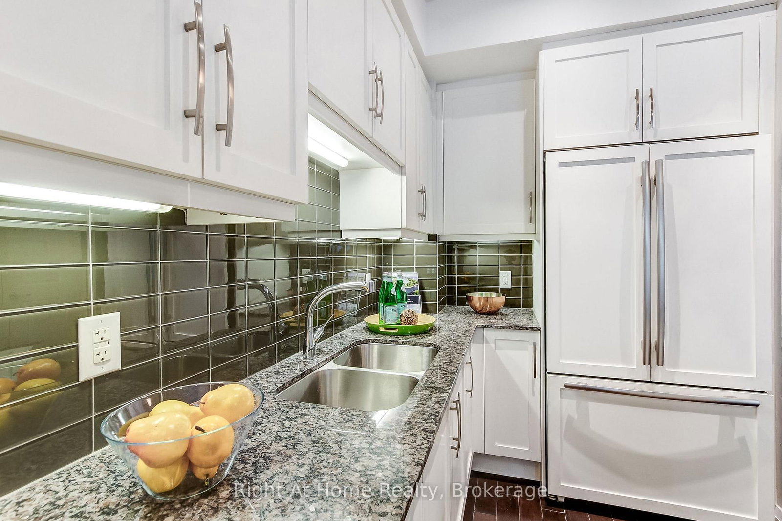 11 Bronte Road • #201 • Oakville, ON photo 9