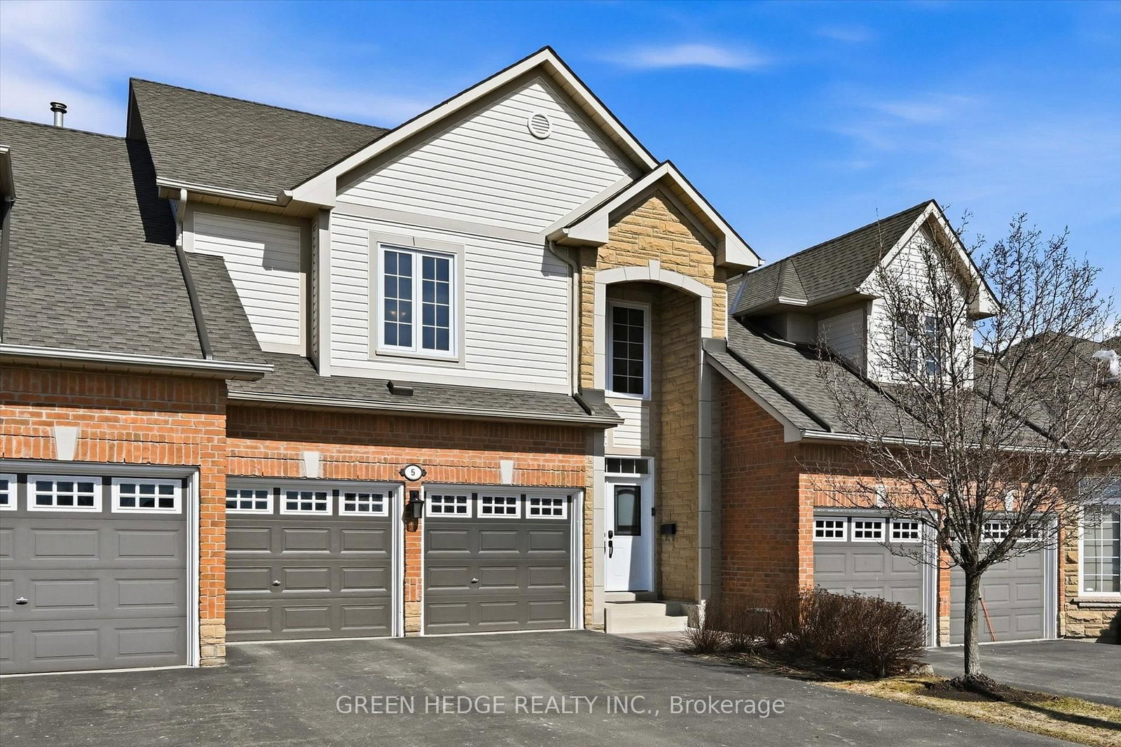 4360 Millcroft Park Drive • #5 • Burlington, ON photo 2