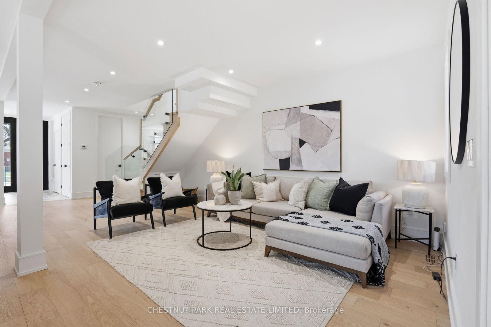 86 Edgecroft Road • Toronto, ON photo 8