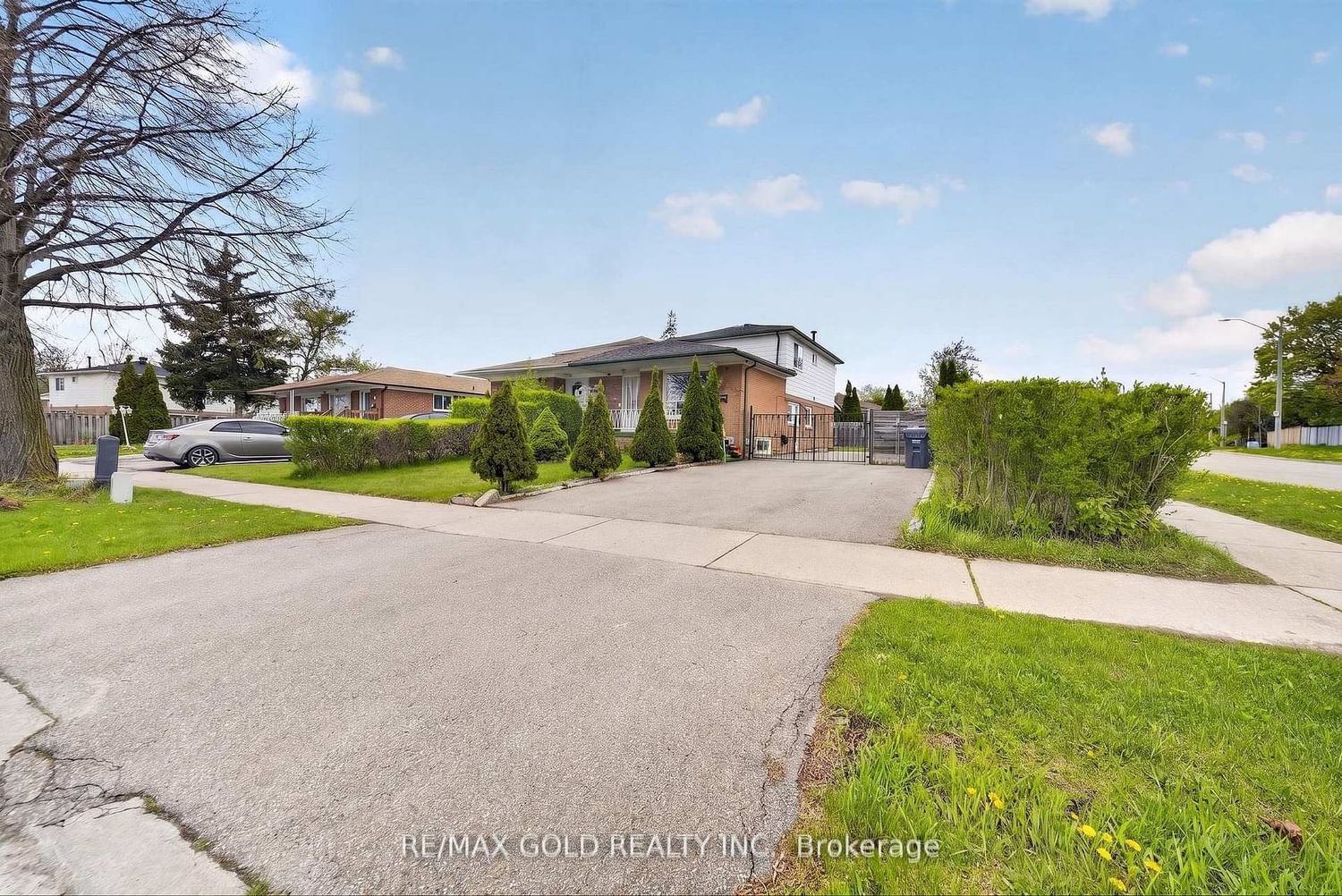3289 Victory Crescent