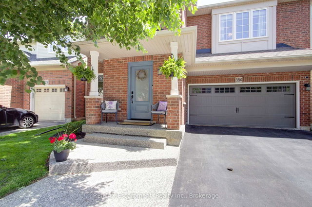 5216 Garland Crescent