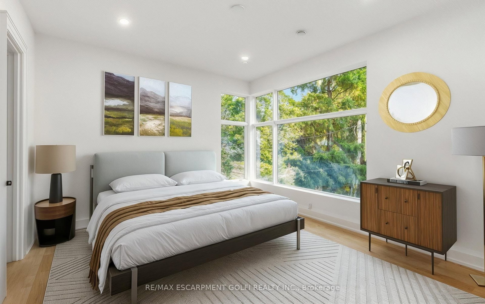 135 Secord Lane • Burlington, ON photo 37