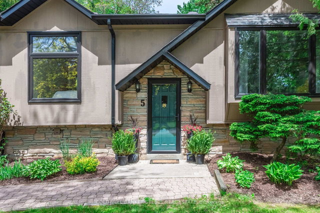 5 Pineridge Drive