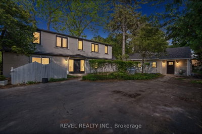 6-bed Detached House · 1182 Linbrook Rd