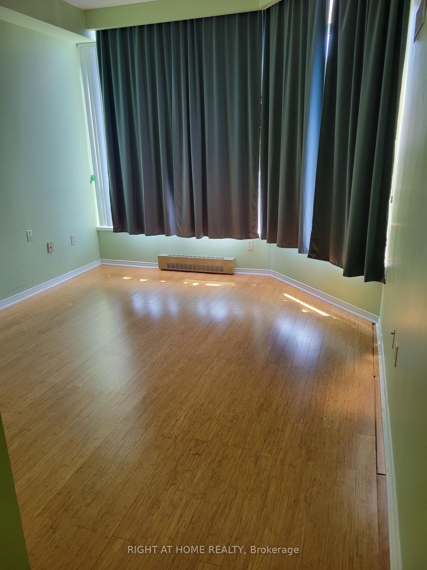 75 King Street E • #PH2 • Mississauga, ON photo 18