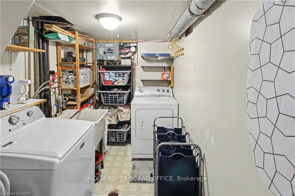 Townhouse sold at 26-1520 Sixth Line, Oakville, Ontario, L6H 2P2 - College Park - MLS: W13242544