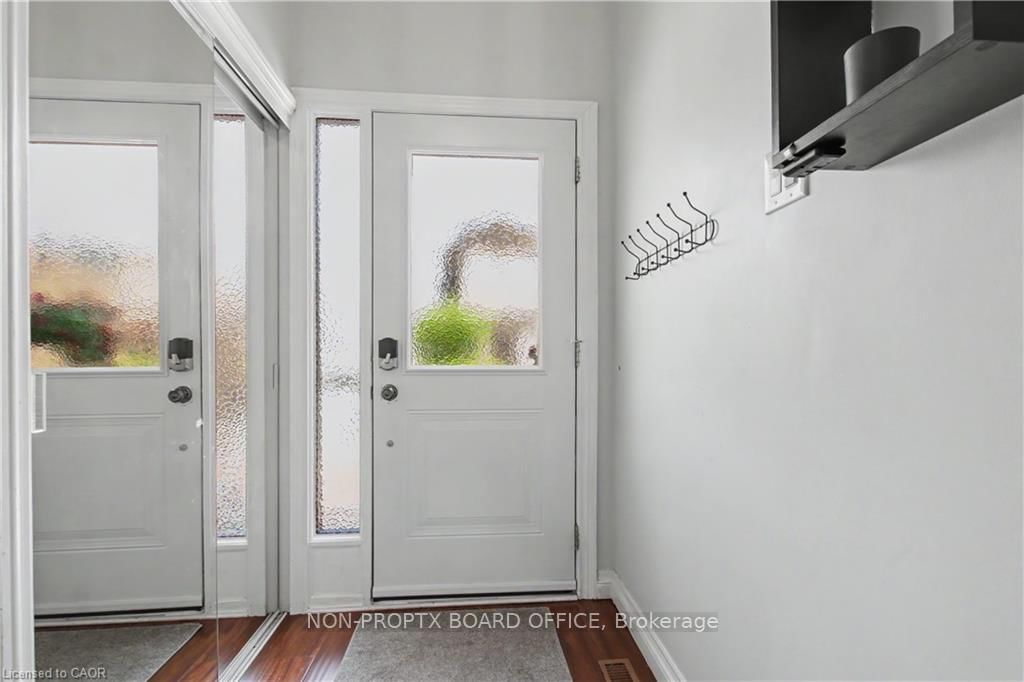 Townhouse sold at 26-1520 Sixth Line, Oakville, Ontario, L6H 2P2 - College Park - MLS: W13242544