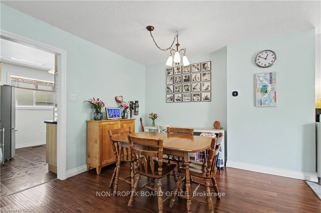 Townhouse sold at 26-1520 Sixth Line, Oakville, Ontario, L6H 2P2 - College Park - MLS: W13242544