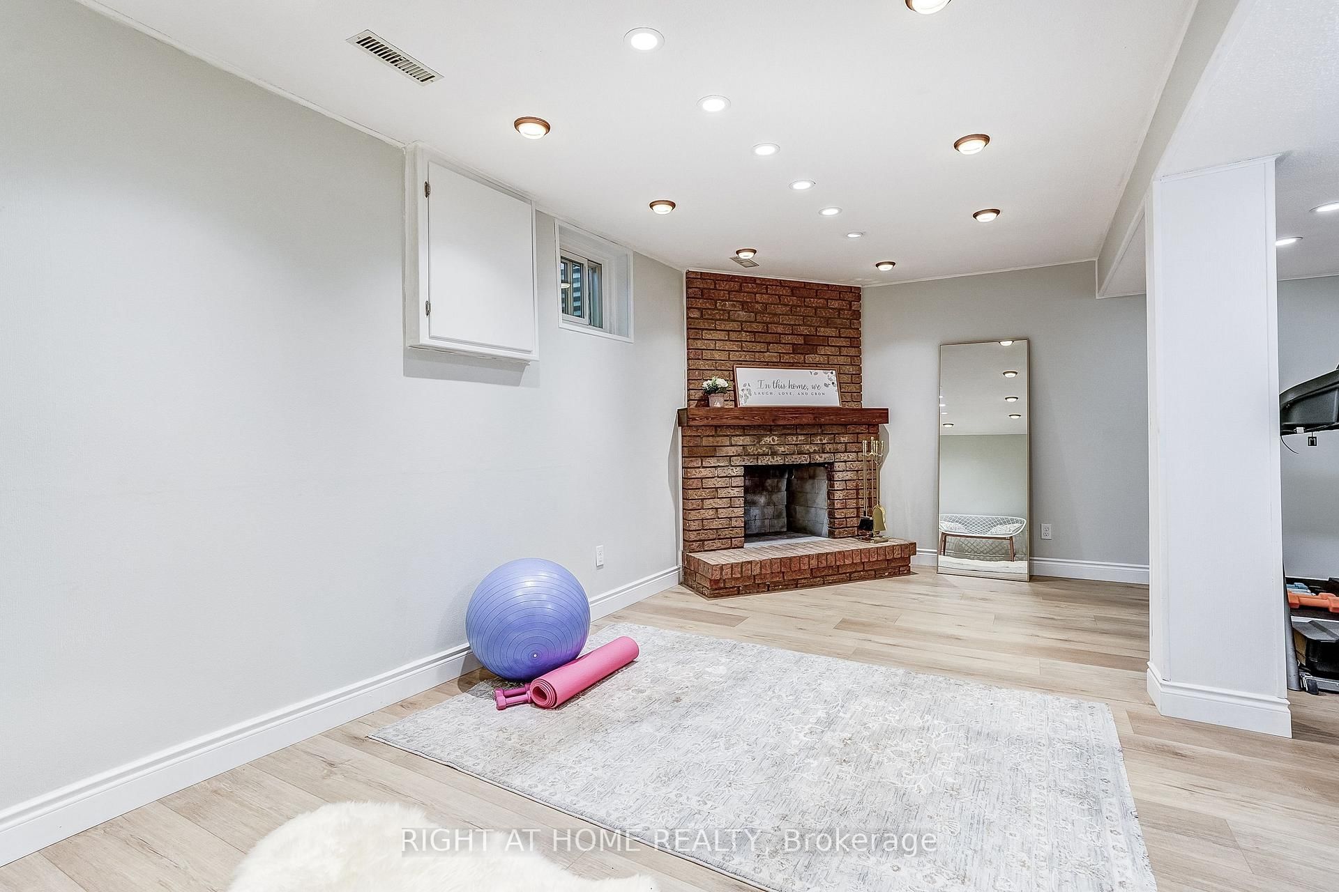 2120 Rathburn Road E, Unit 55