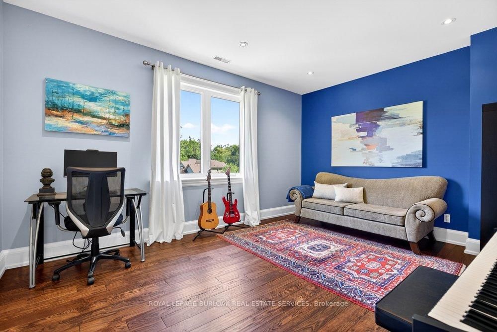 2470 Applewood Drive • Oakville, ON photo 31
