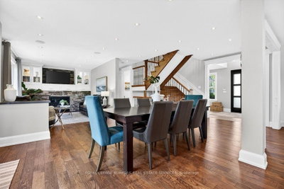 2470 Applewood Drive • Oakville, ON photo 5