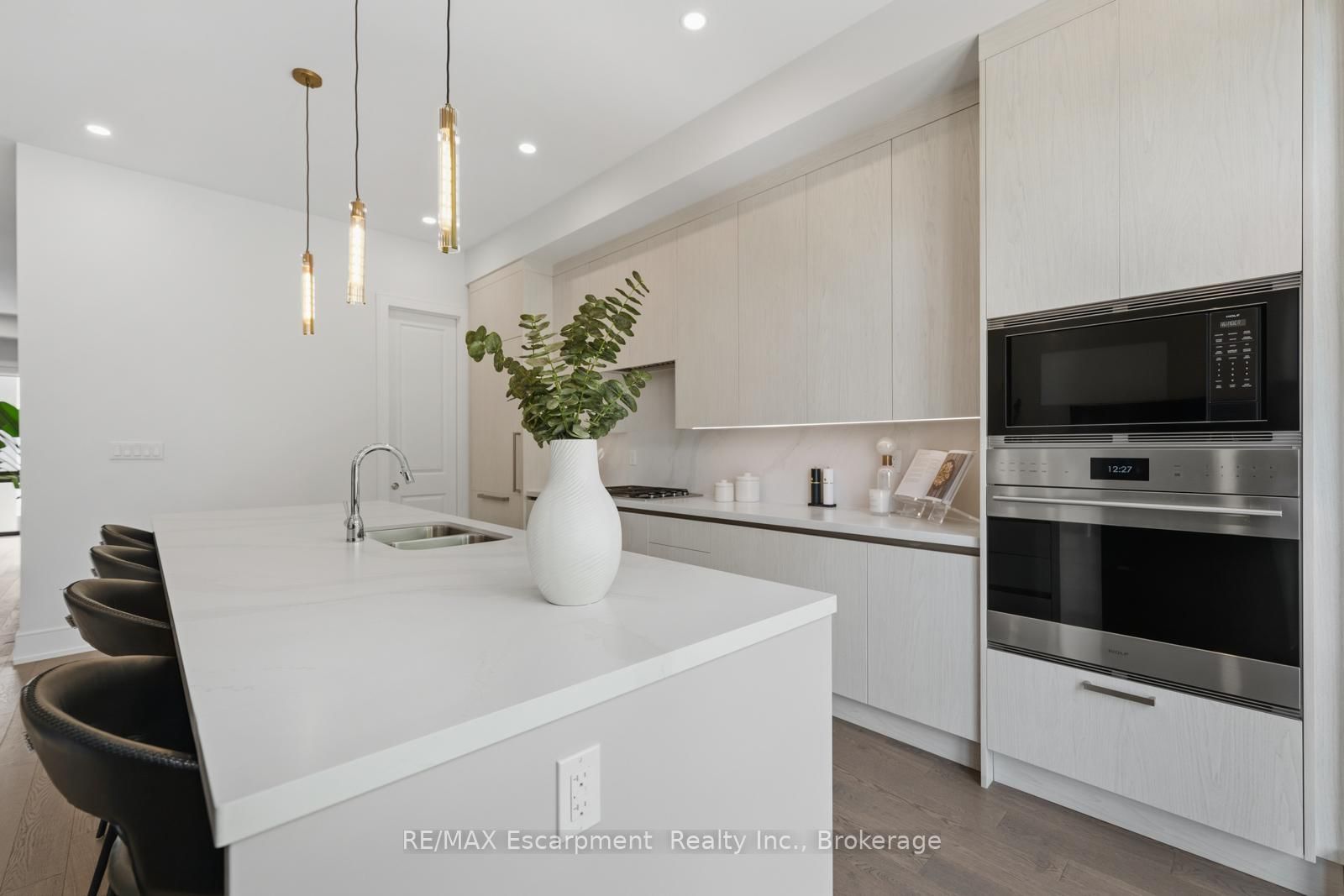 2280 Sovereign Street • Oakville, ON photo 23