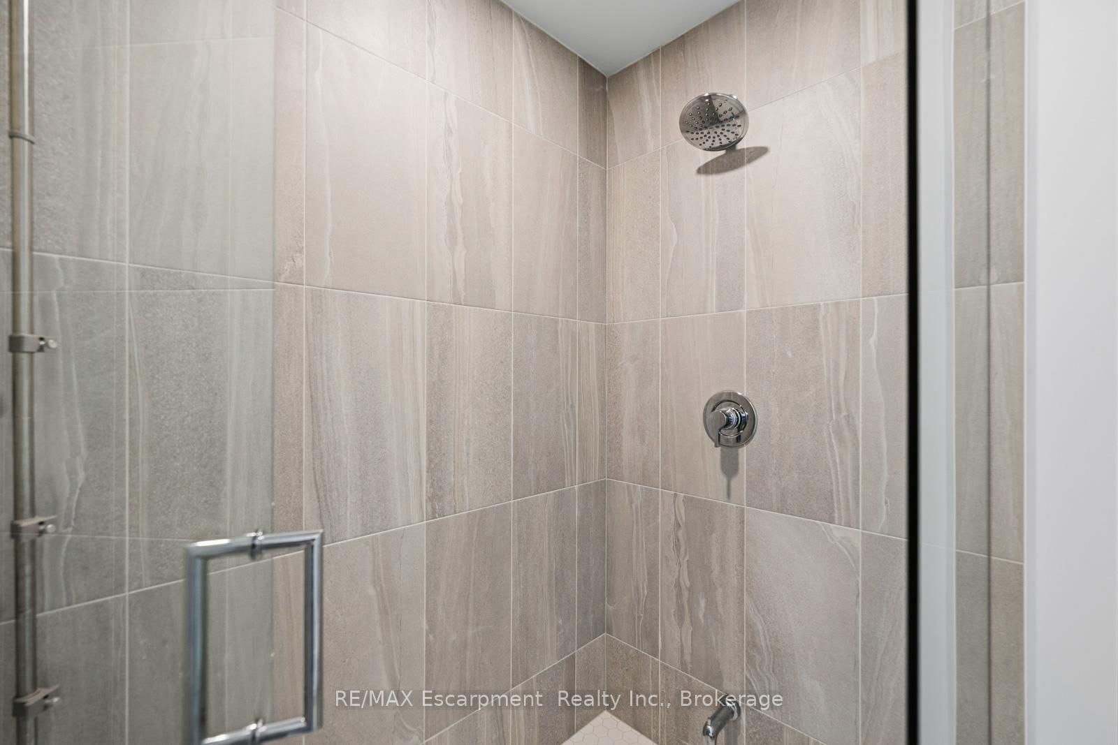 2280 Sovereign Street • Oakville, ON photo 31