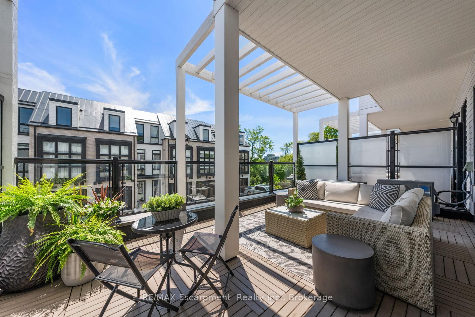 2280 Sovereign Street • Oakville, ON photo 43
