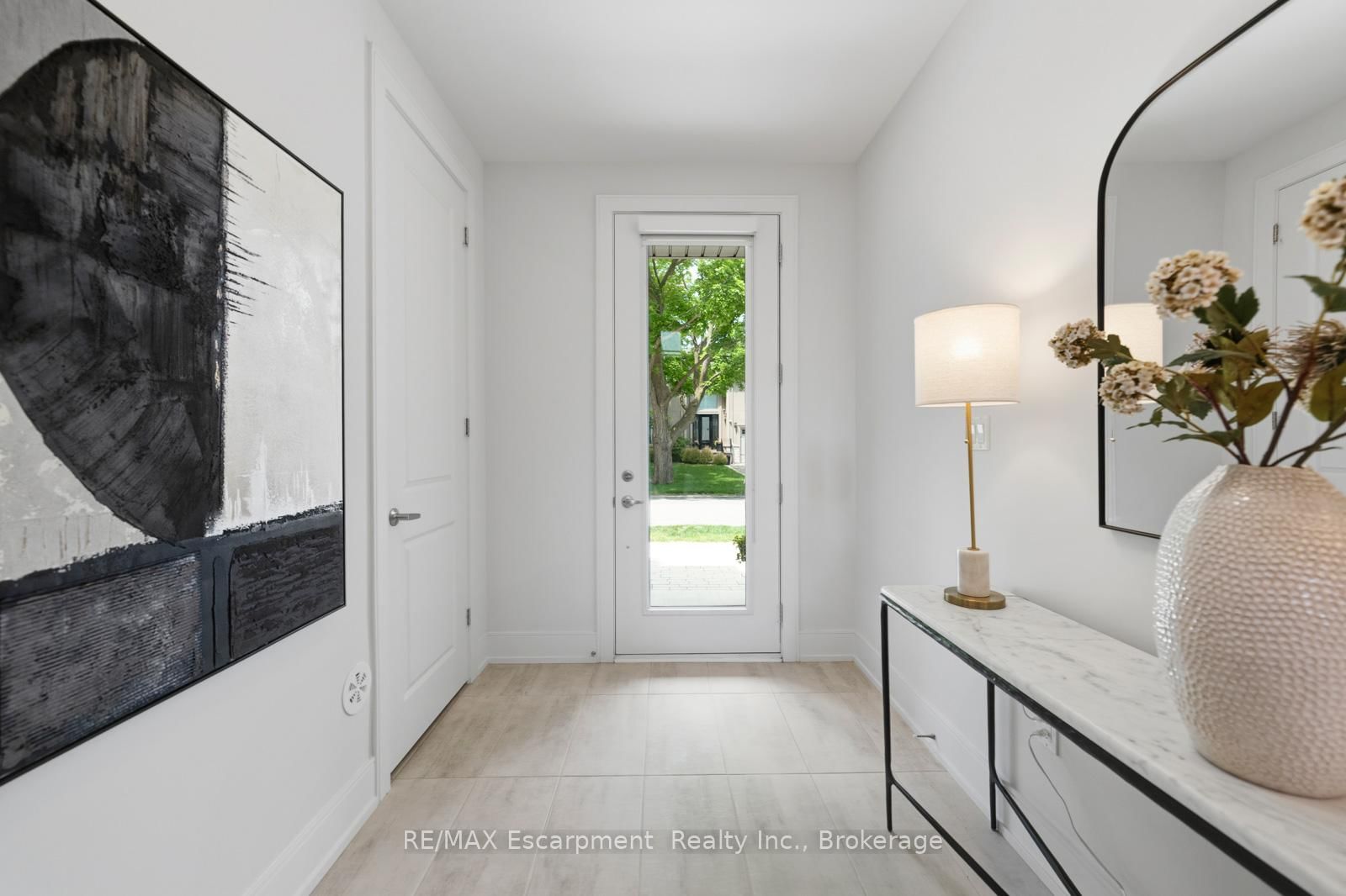 2280 Sovereign Street • Oakville, ON photo 5
