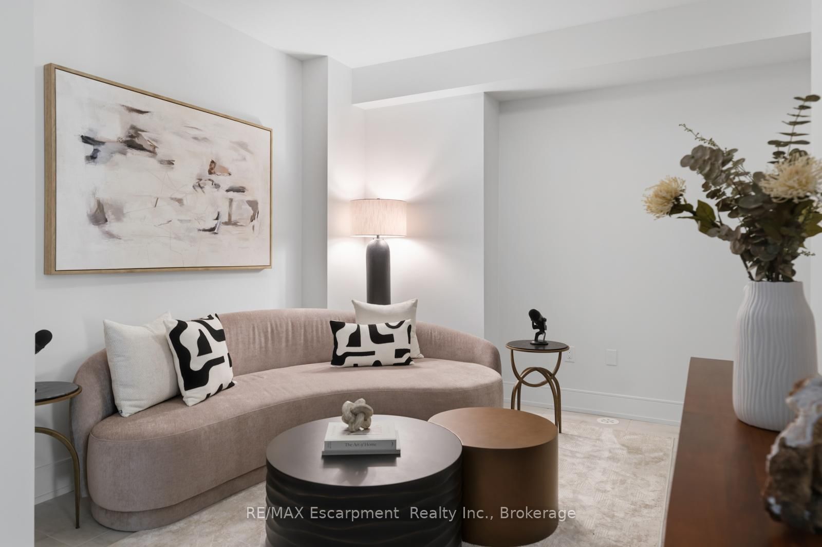 2280 Sovereign Street • Oakville, ON photo 9