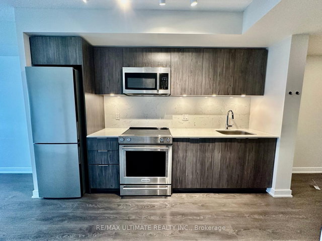1611 - 30 Samuel Wood Way