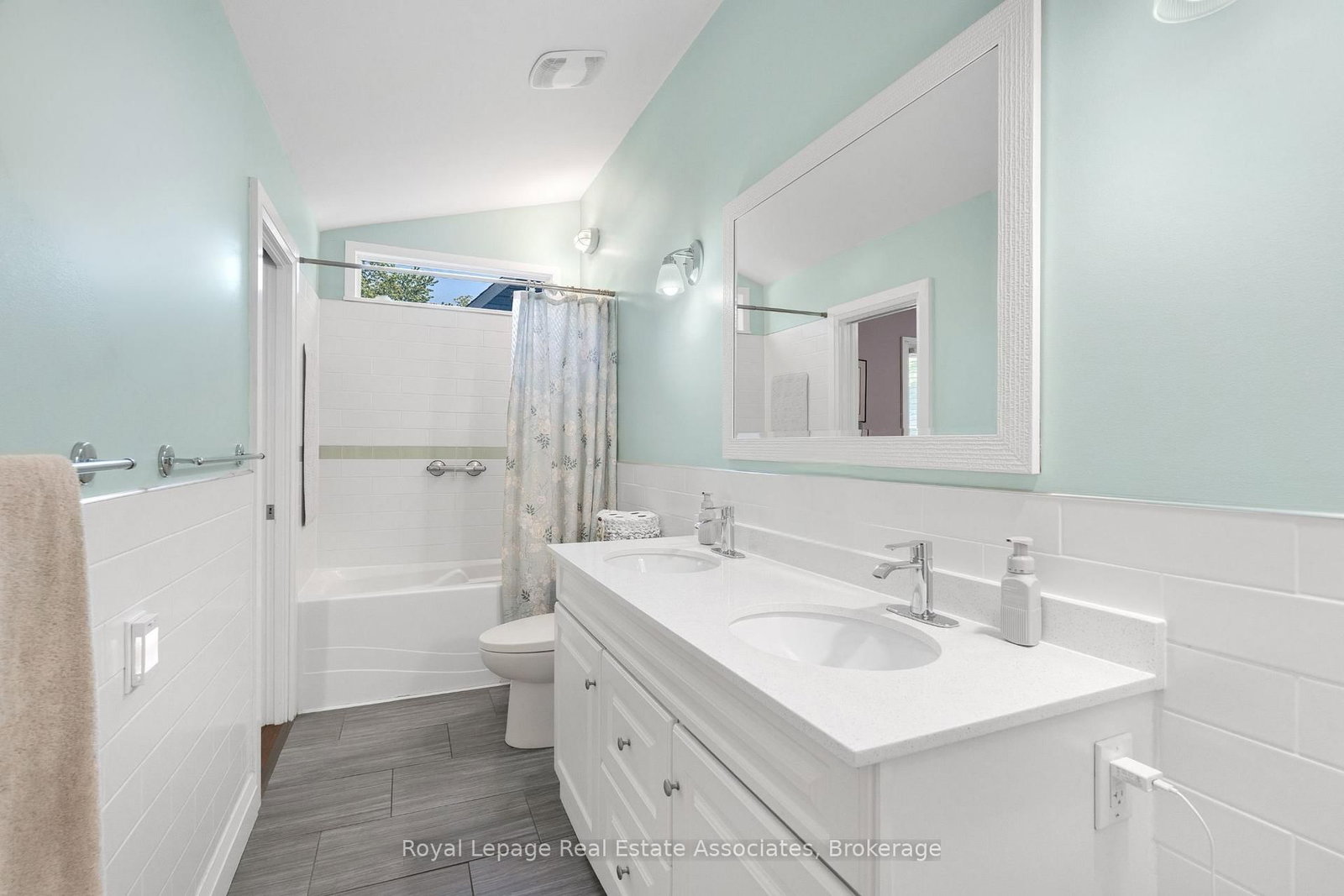 54 Frederick Street • Brampton, ON photo 11