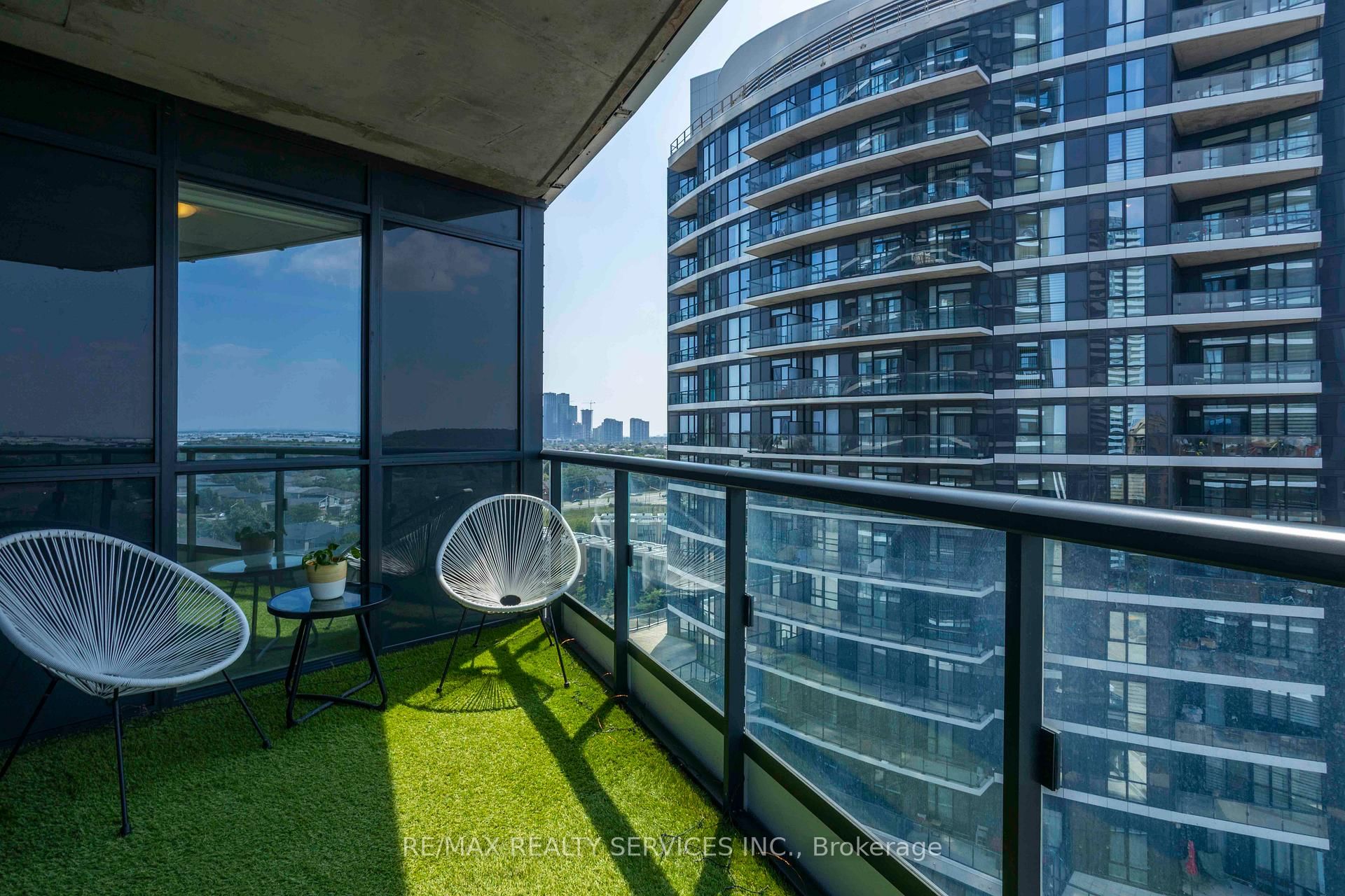 35 Watergarden Drive W, Unit 918