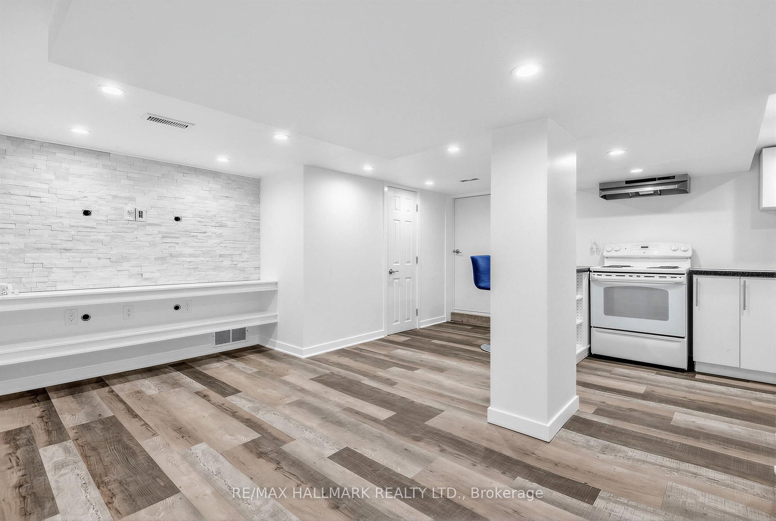 Basement-10 Hartley Avenue, Toronto, ON, photo 4