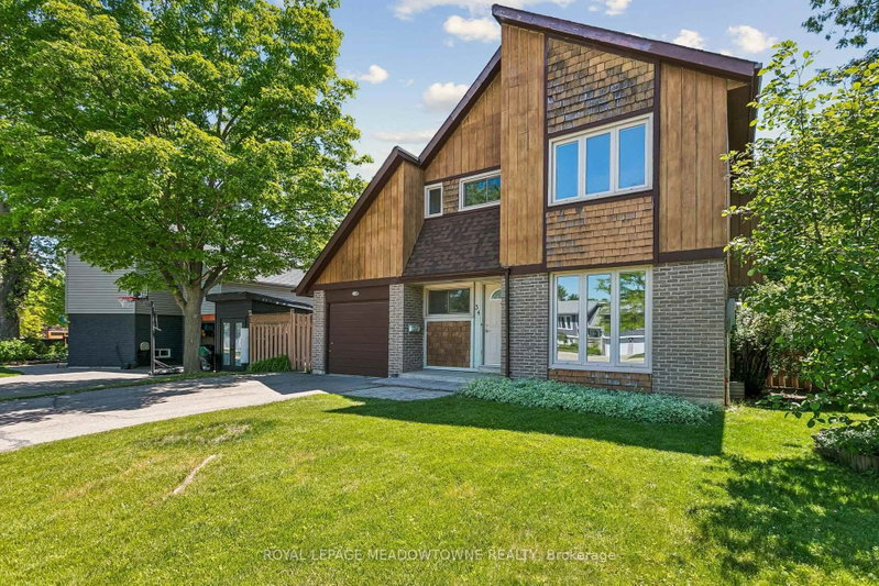 home for sale on 34 Plainsman Road