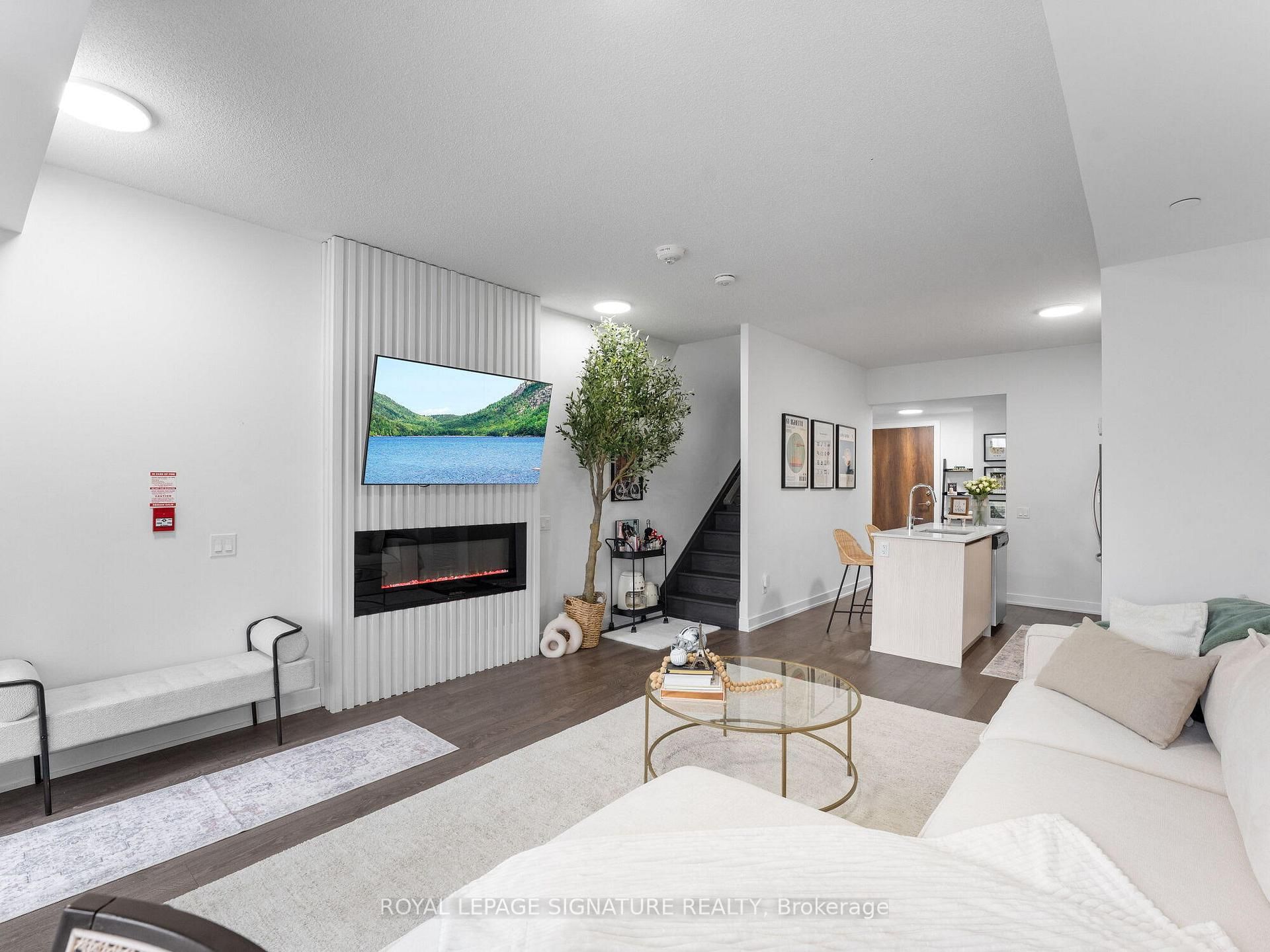 251 Manitoba Street S, Unit 132