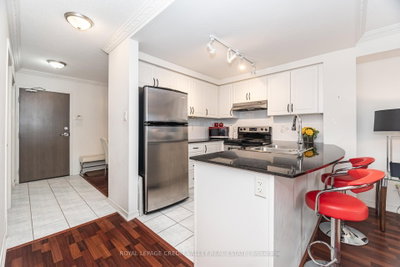 9 N George Street • #2407 • Brampton, ON photo 8