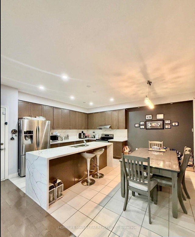 Upper - 385 Royal West Drive