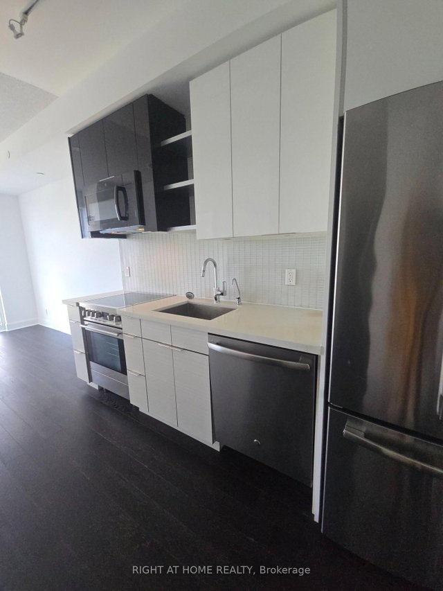 405 - 33 Shore Breeze Drive