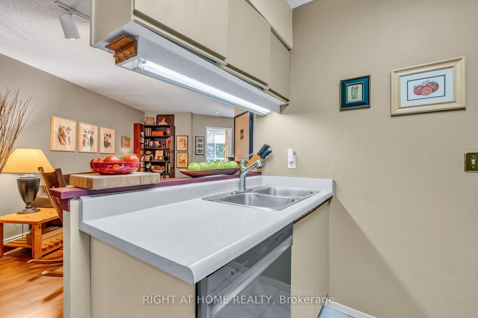 20 Southport Street • #208 • Toronto, ON photo 13