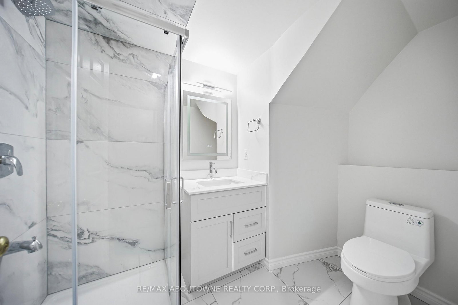 1345 Sir David Drive - Photo 7