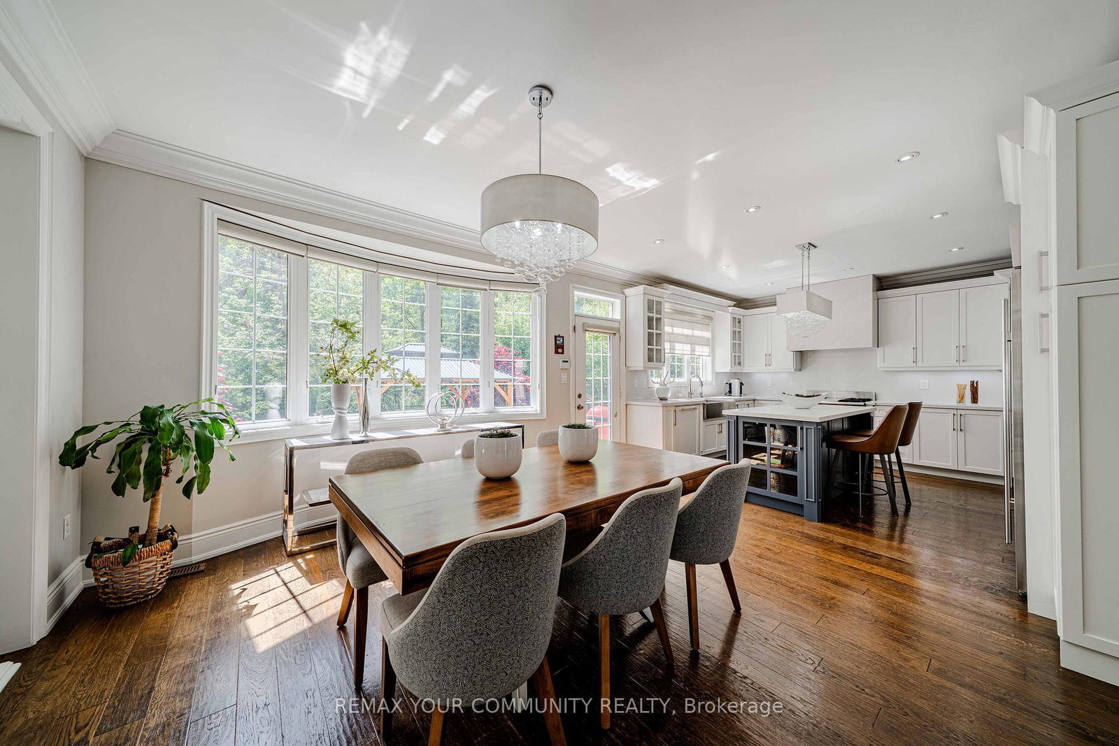 3447 Liptay Avenue • Oakville, ON photo 10