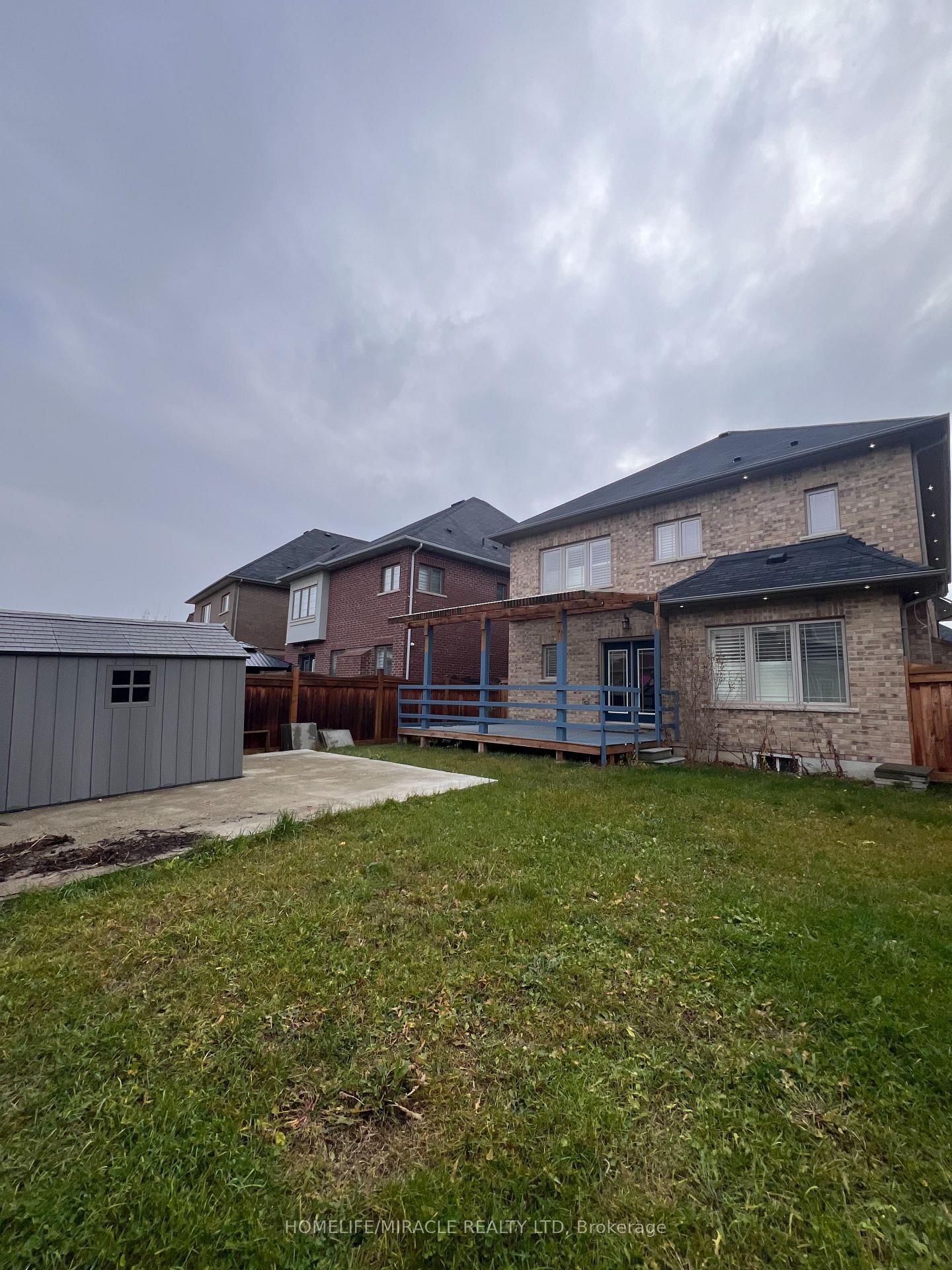 8 Arda Crescent • Brampton, ON photo 6