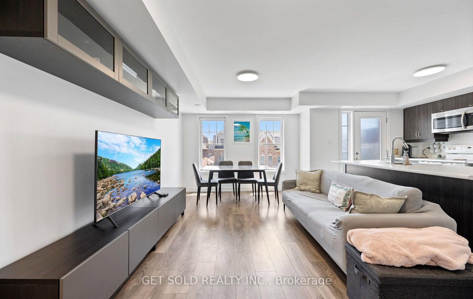80 Parrotta Drive • #132 • Toronto, ON photo 10