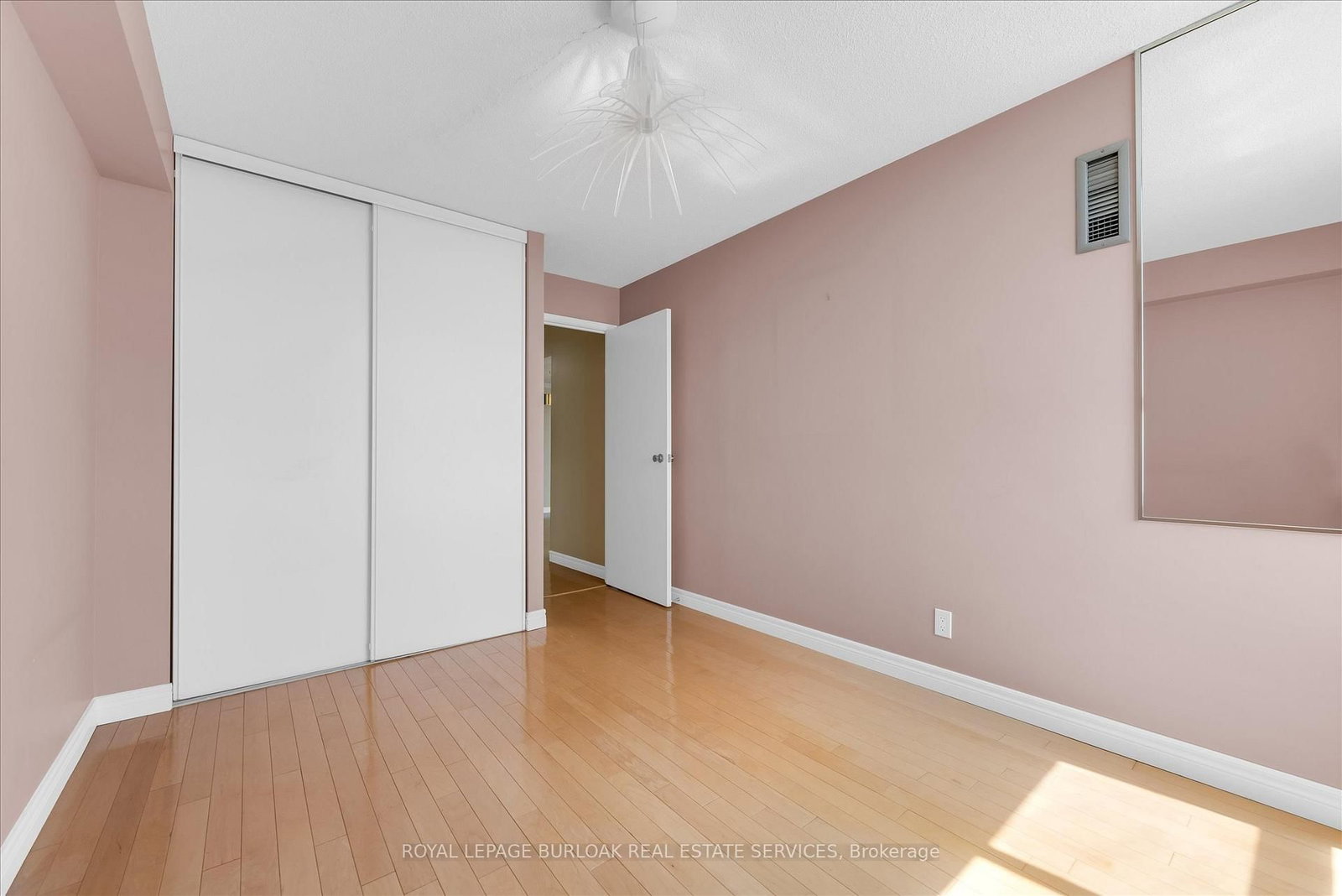 5280 Lakeshore Road, Unit 510 - Photo 17