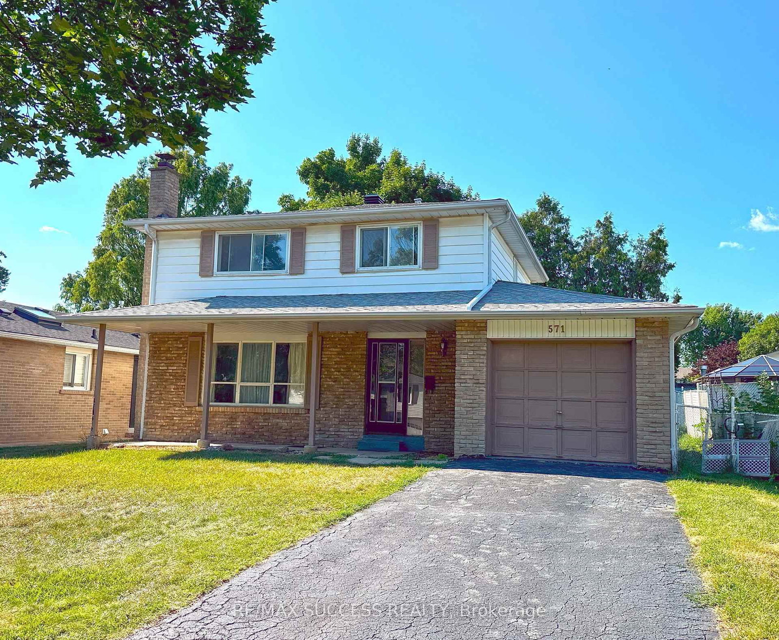 571 Minette Circle • Mississauga, ON photo 1