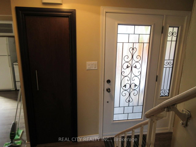 2290 Delkus Crescent