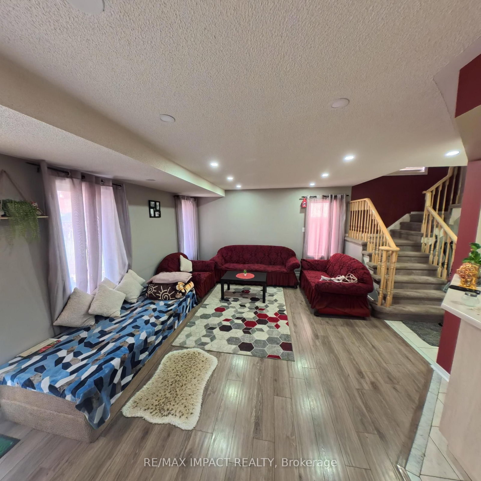 49 Hood Crescent • Brampton, ON photo 6