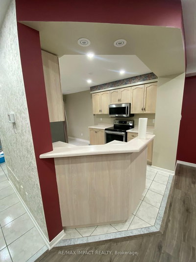 49 Hood Crescent • Brampton, ON photo 8