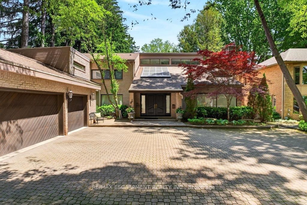 277 Shoreacres Road • Burlington, ON photo 2