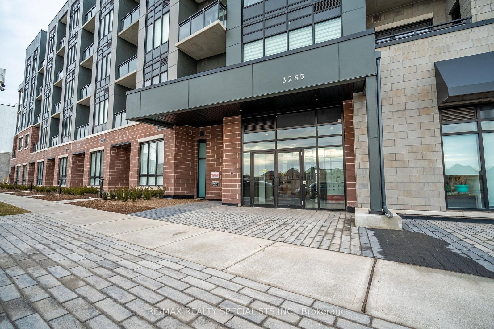 3265 Carding Mill Oakville,ON L6M 5P7 — Photo 2